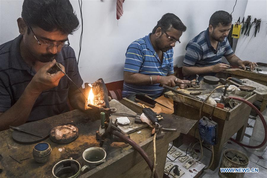 Working jewellers near on sale me